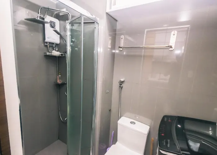Apartment Metro Paradise 1br Comfort Makati Swim Gym Park 300mb 2320 Manila