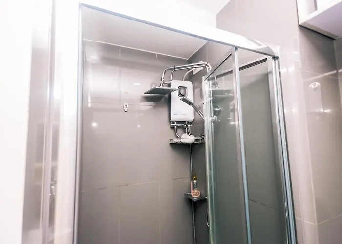 Metro Paradise 1br Comfort Makati Swim Gym Park 300mb 2320 Apartment *