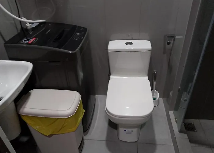 Metro Paradise 1br Comfort Makati Swim Gym Park 300mb 2320 Apartment Manila