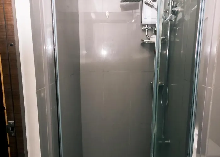 Apartment Metro Paradise 1br Comfort Makati Swim Gym Park 300mb 2320