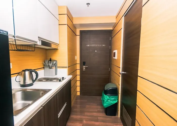 Apartment Metro Paradise 1br Comfort Makati Swim Gym Park 300mb 2320 Manila