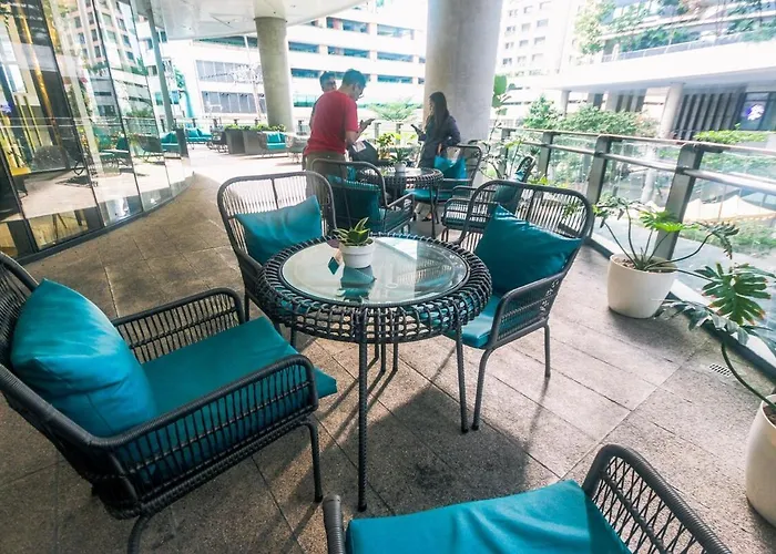 Apartment Metro Paradise 1br Comfort Makati Swim Gym Park 300mb 2320