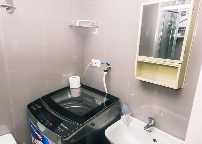 Metro Paradise 1br Comfort Makati Swim Gym Park 300mb 2320 Apartment Manila